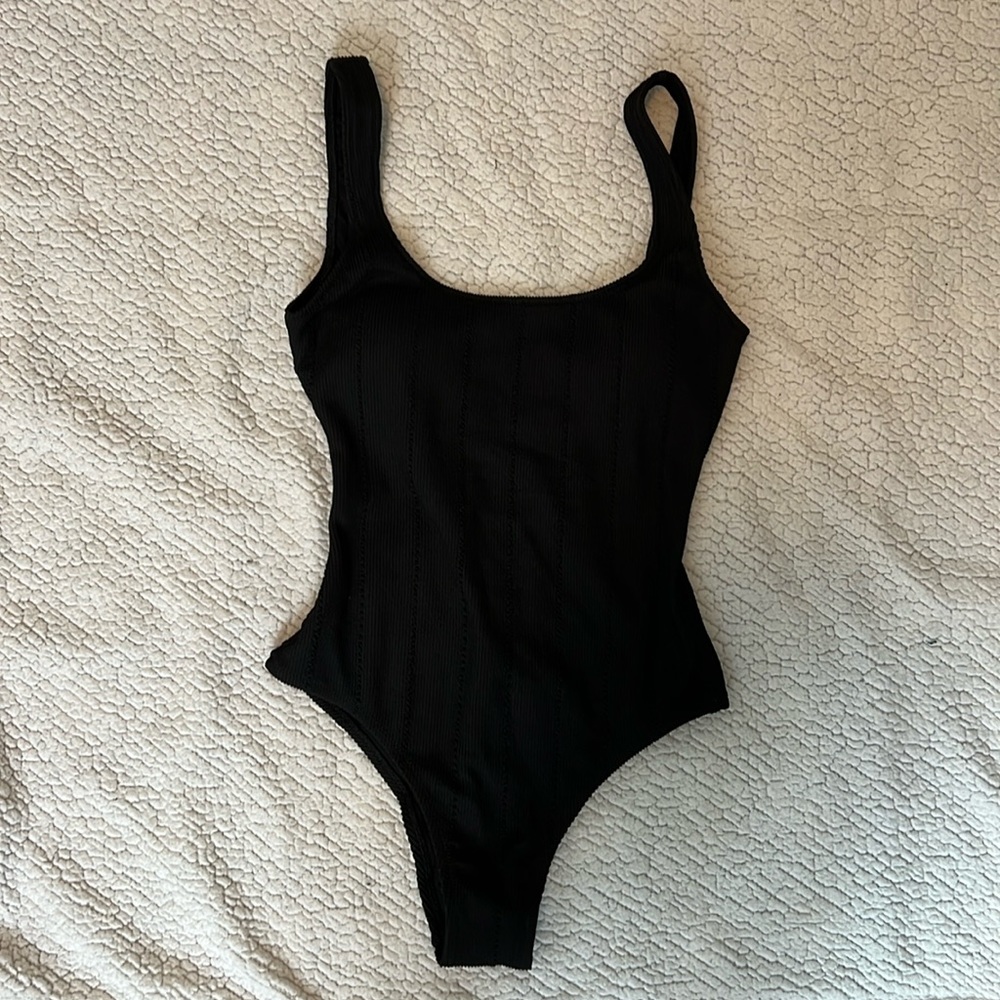 Aerie Women’s One Piece Open Back Swimsuit